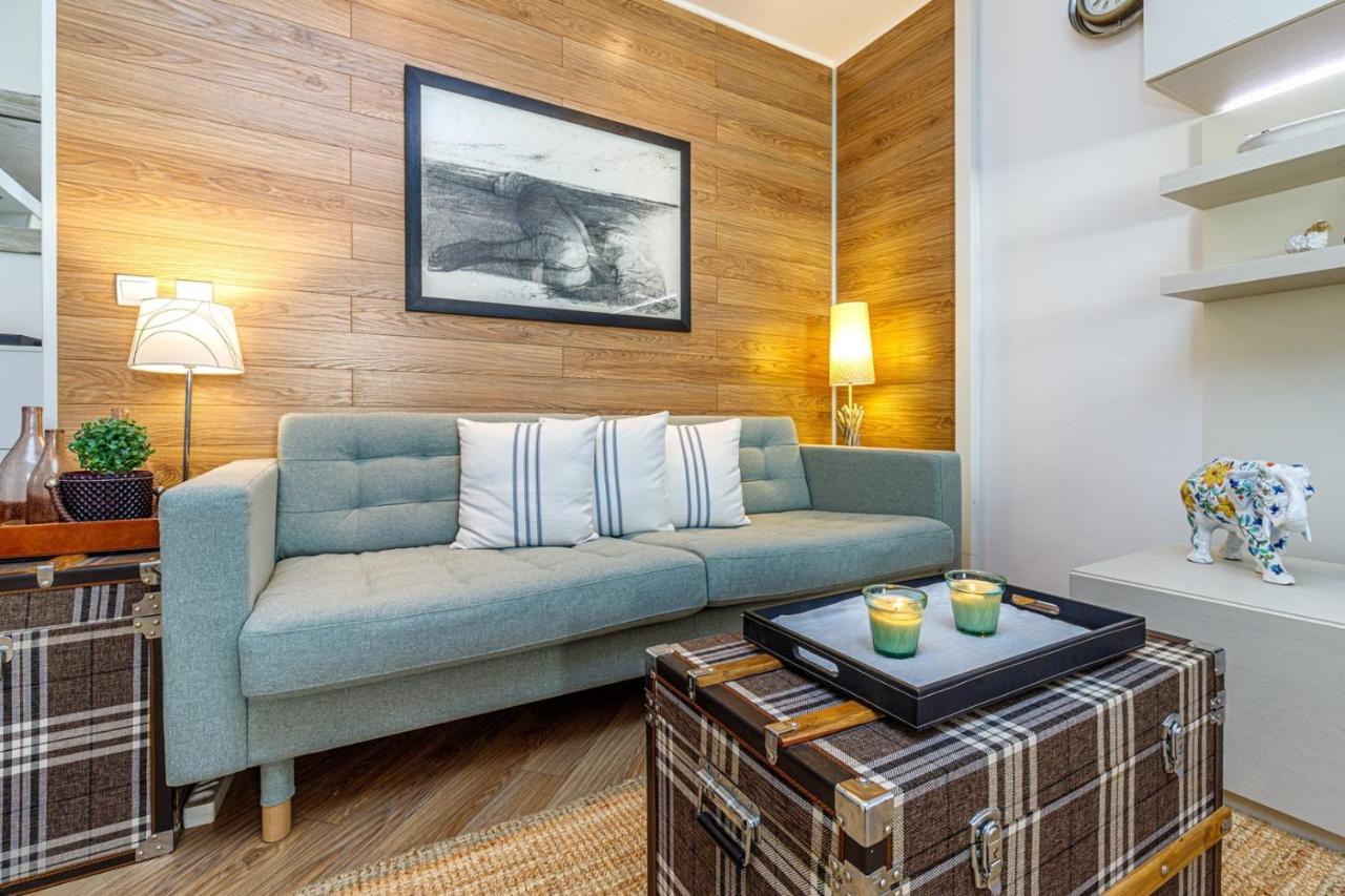 Two Bedroom La