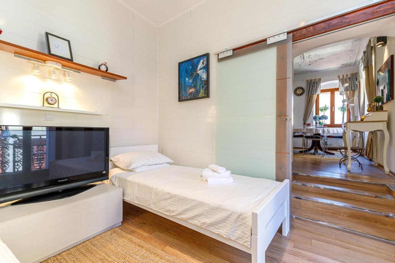 Apartment Two Bedroom La